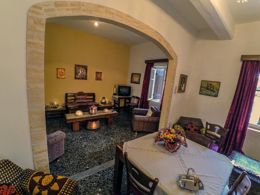 Appartamento Venezian Castle House Kíssamos Esterno foto