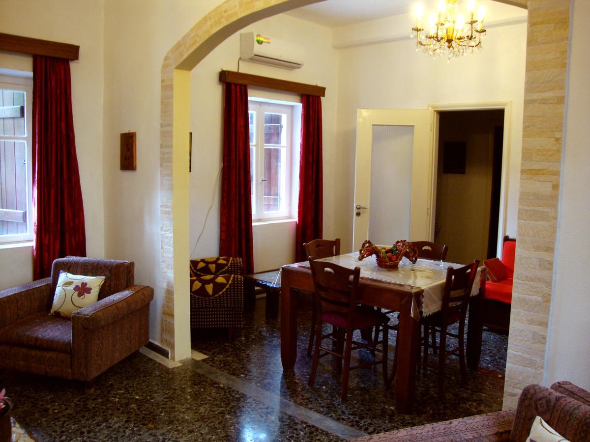 Appartamento Venezian Castle House Kíssamos Esterno foto